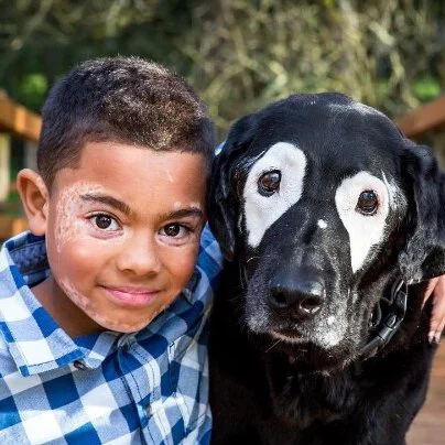 Close portrait of Carter and Rowdy together